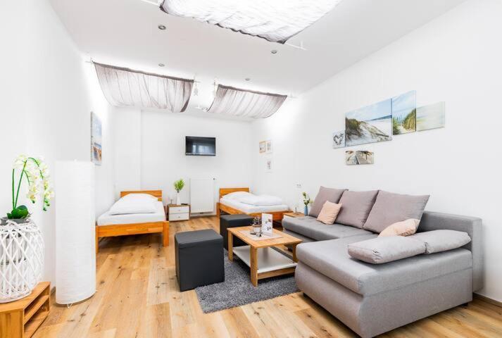 Budget Rooms West With Shared Kitchen ウィーン エクステリア 写真