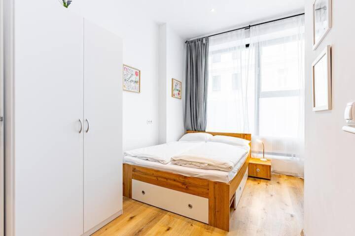 Budget Rooms West With Shared Kitchen ウィーン エクステリア 写真
