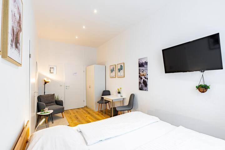 Budget Rooms West With Shared Kitchen ウィーン エクステリア 写真