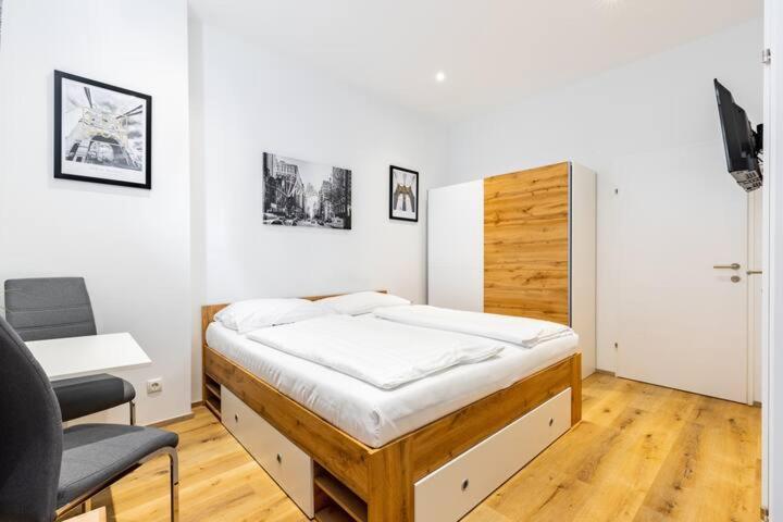 Budget Rooms West With Shared Kitchen ウィーン エクステリア 写真
