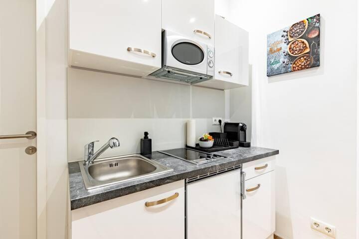 Budget Rooms West With Shared Kitchen ウィーン エクステリア 写真