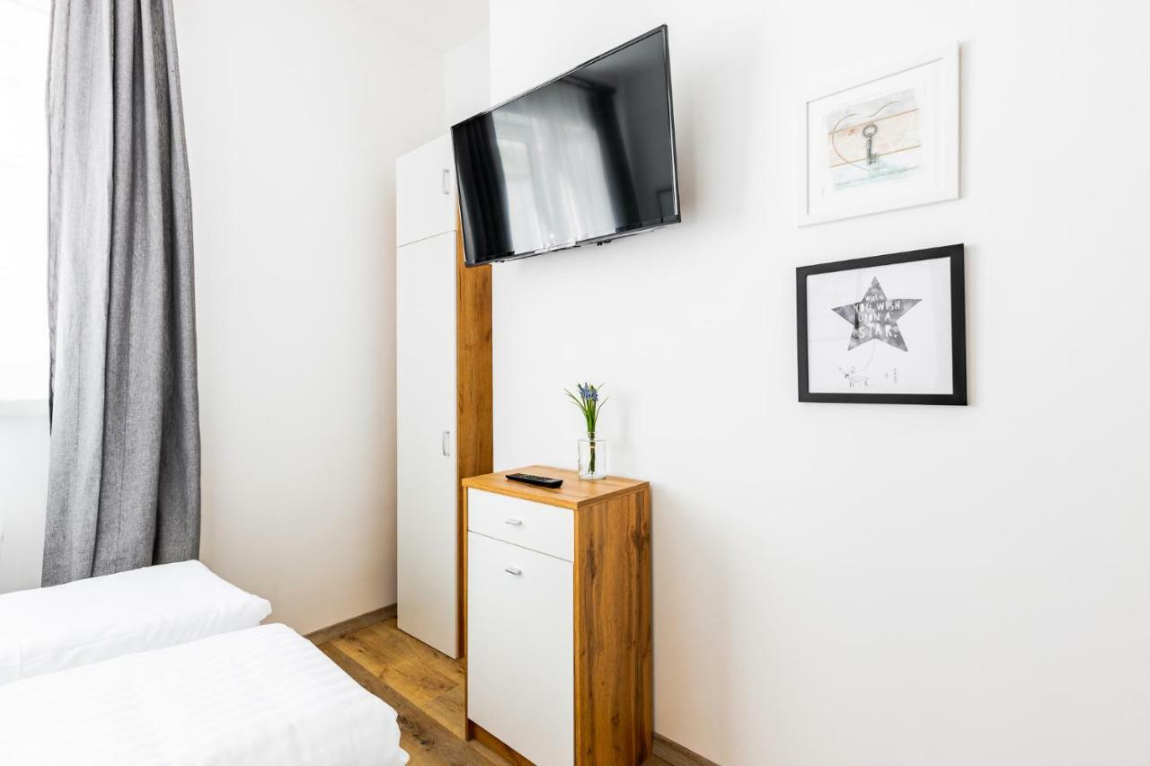 Budget Rooms West With Shared Kitchen ウィーン エクステリア 写真