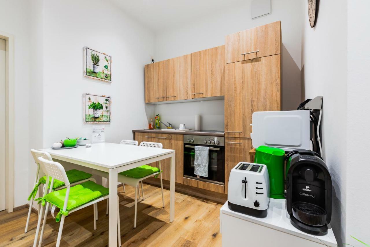 Budget Rooms West With Shared Kitchen ウィーン エクステリア 写真