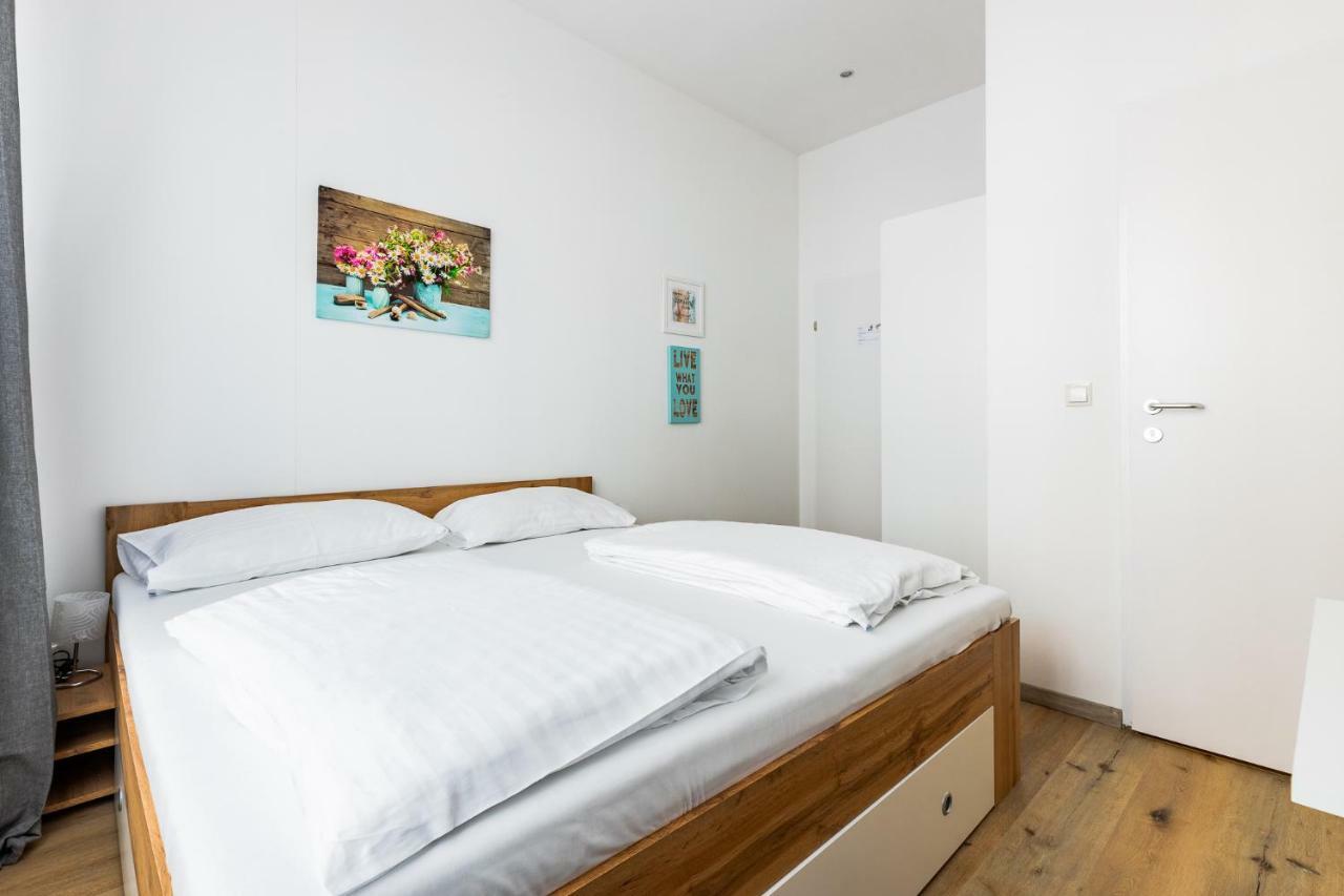 Budget Rooms West With Shared Kitchen ウィーン エクステリア 写真